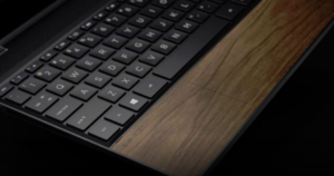 Máy tính HP sử dụng gỗ
