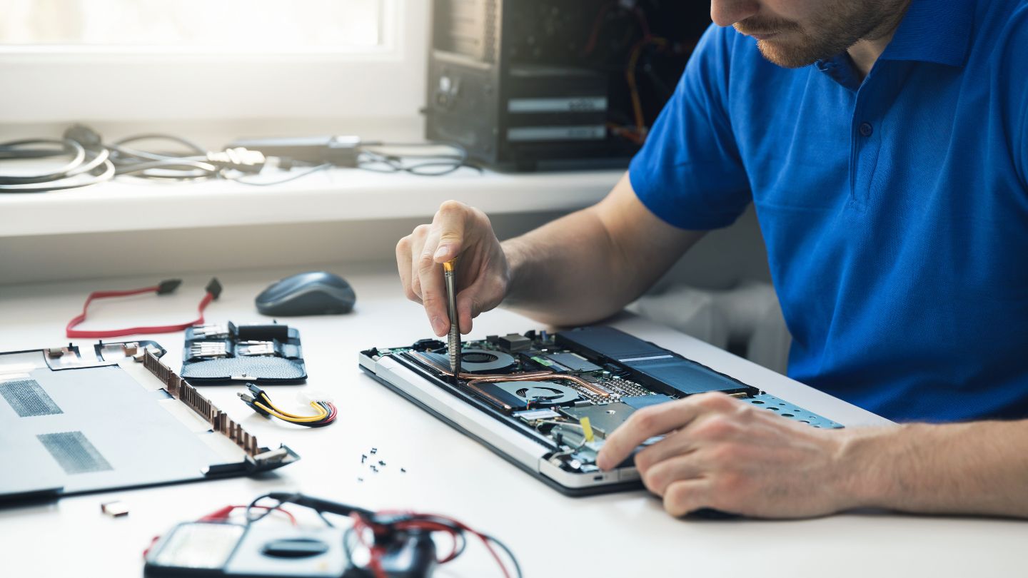 Sửa laptop uy tín tphcm (1)