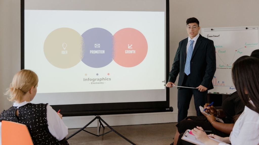 Trường học, trung tâm giáo dục tổ chức sự kiện