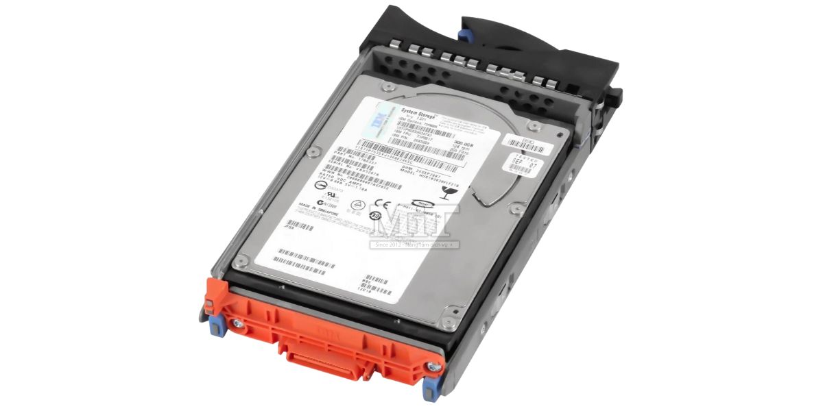 73p8017 ibm 300gb 10k 3.5 inch fibre channel hot-plug3 73p8017 ibm 300gb 10k 3.5 inch fibre channel hot-plug3