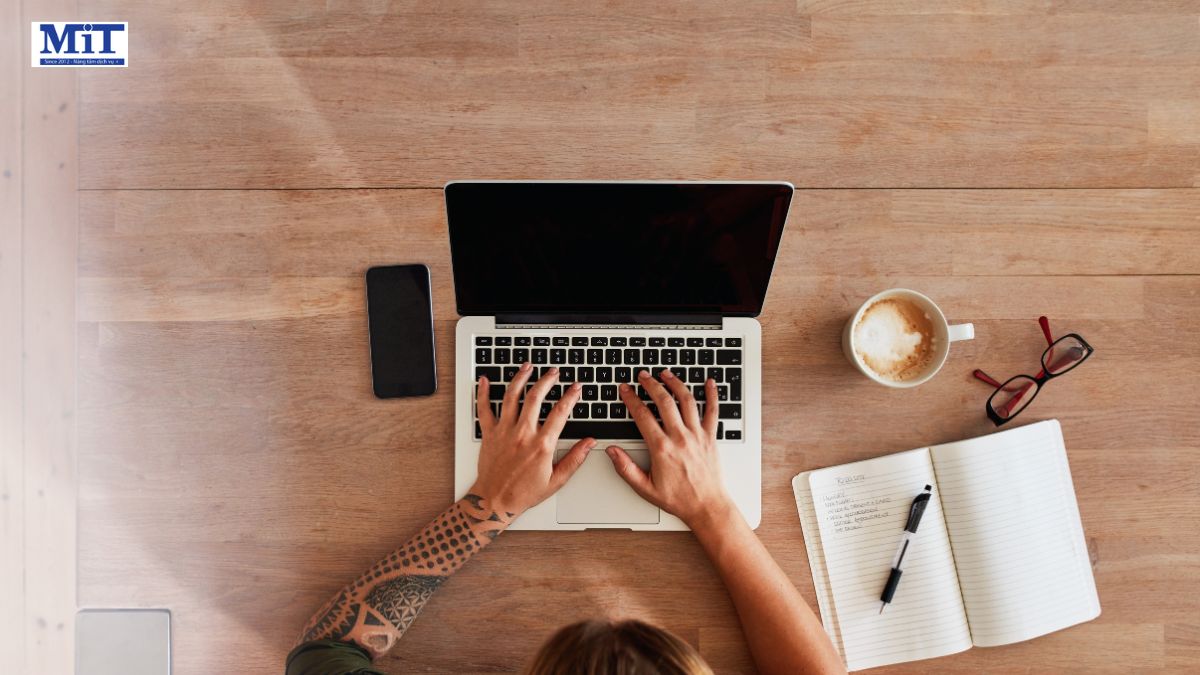 Laptop văn phòng gọn nhẹ giá rẻ