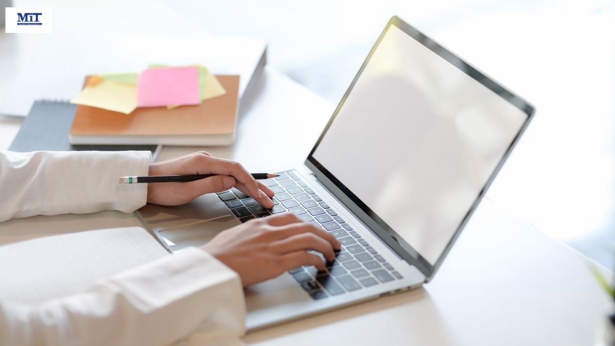 Laptop văn phòng tiện lợi